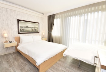 elanaz hotel