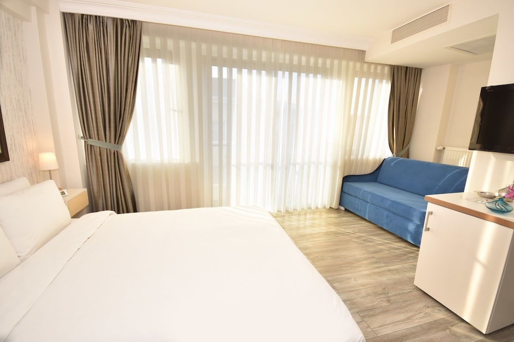 elanaz hotel
