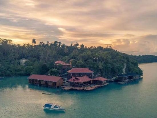 Noah Maratua Resort,Maratua Island>>East Kalimantan,3 star