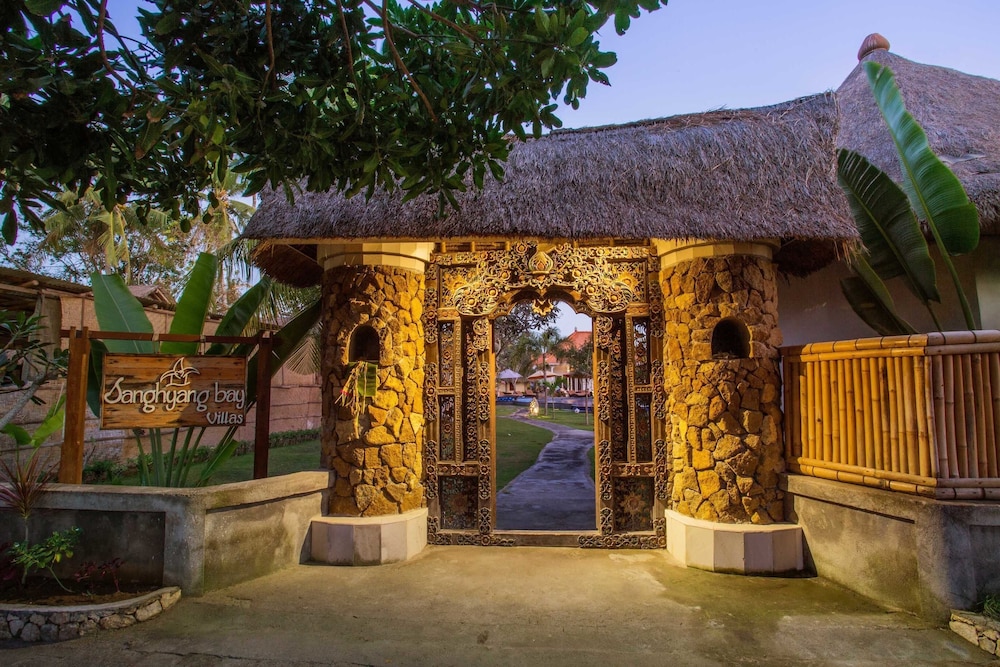 sanghyang bay villas