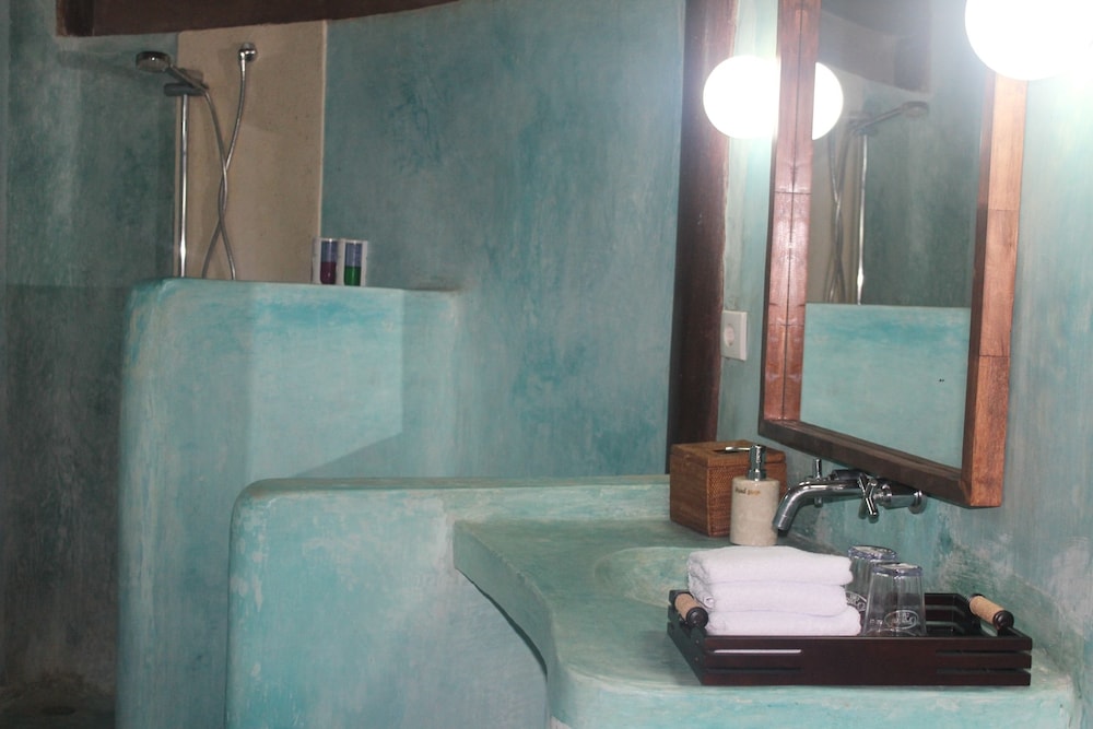 sanghyang bay villas