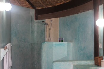 sanghyang bay villas