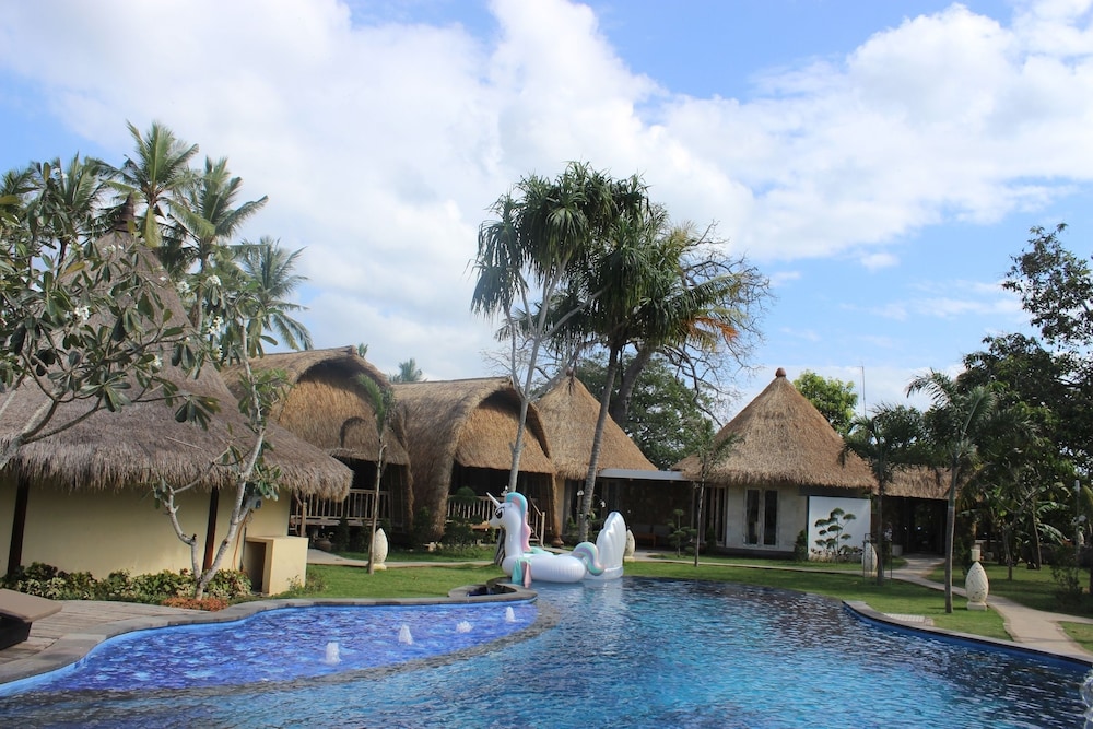 sanghyang bay villas