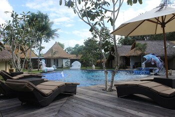 sanghyang bay villas