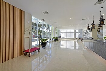 whiz prime hotel sudirman cilacap