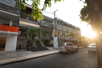 ab hotel kuta by agata