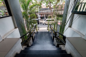 ab hotel kuta by agata