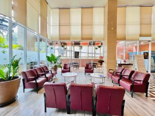 verse luxe hotel wahid hasyim