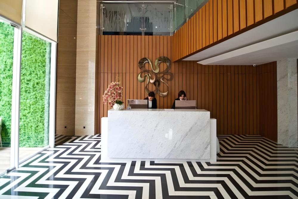 verse luxe hotel wahid hasyim