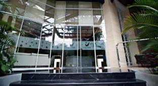 verse luxe hotel wahid hasyim