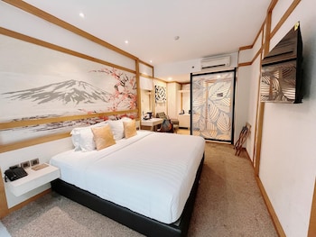 verse luxe hotel wahid hasyim