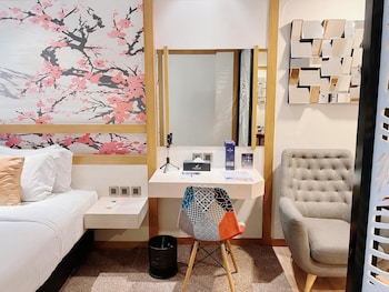 verse luxe hotel wahid hasyim