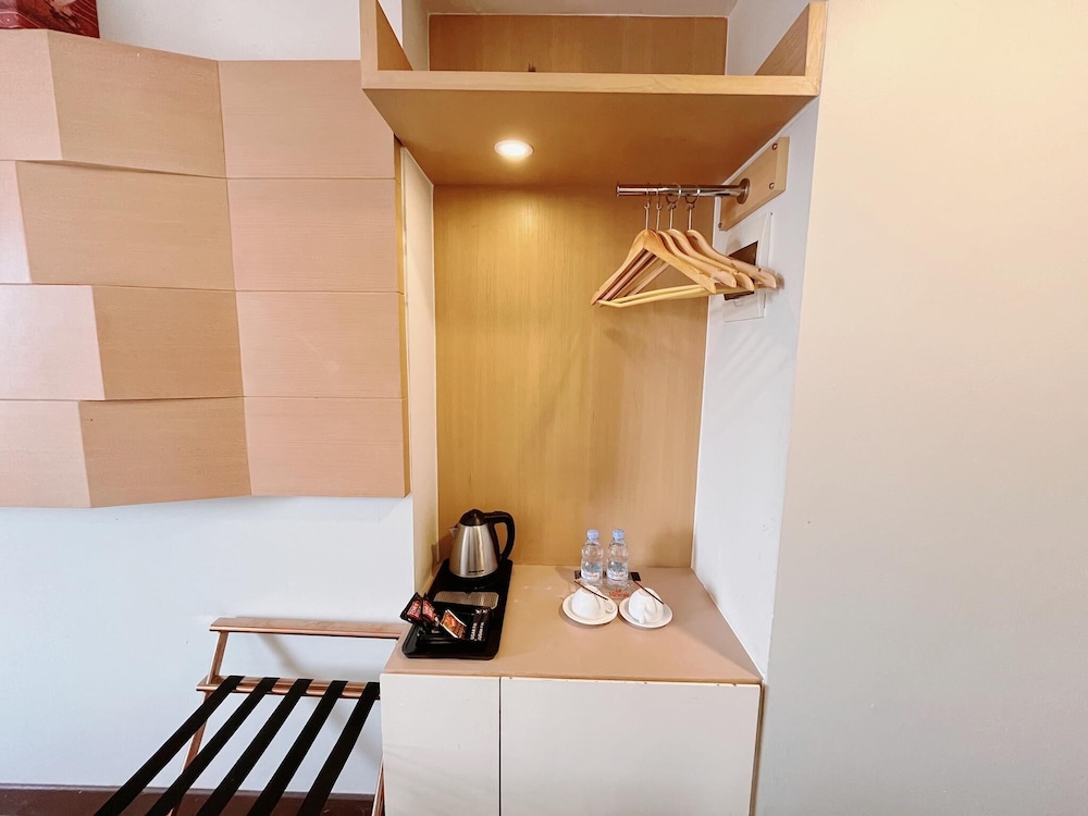 verse luxe hotel wahid hasyim