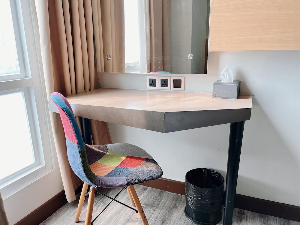 verse luxe hotel wahid hasyim