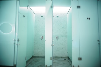 borough capsule hostel bali