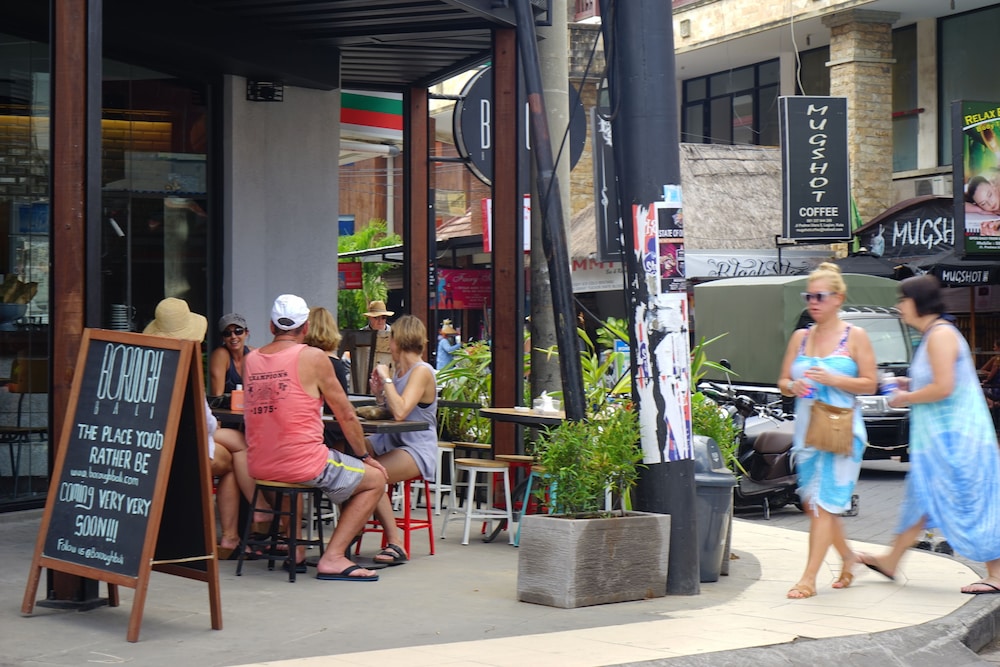 borough capsule hostel bali