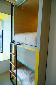 borough capsule hostel bali