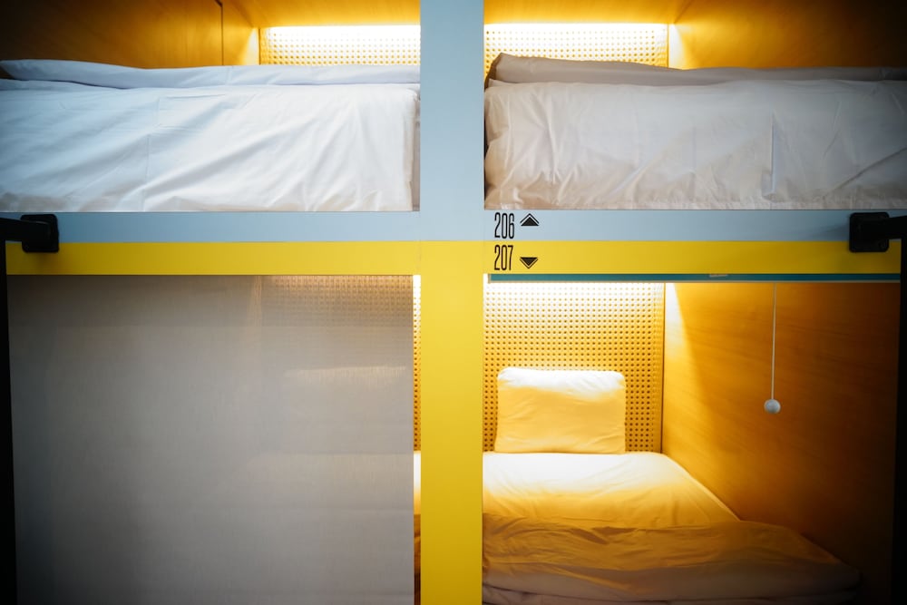 borough capsule hostel bali