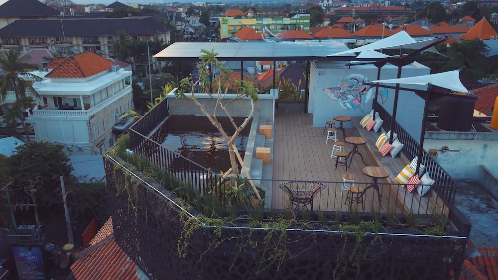 borough capsule hostel bali