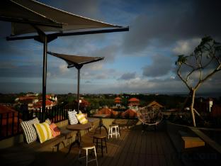 borough capsule hostel bali