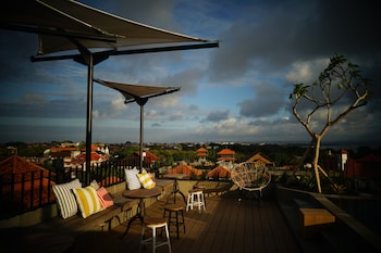 borough capsule hostel bali