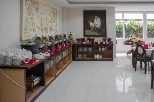 grand puri saron yogyakarta