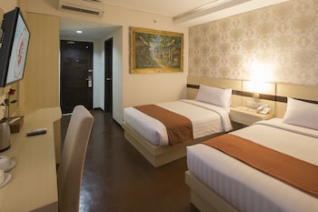 grand puri saron yogyakarta