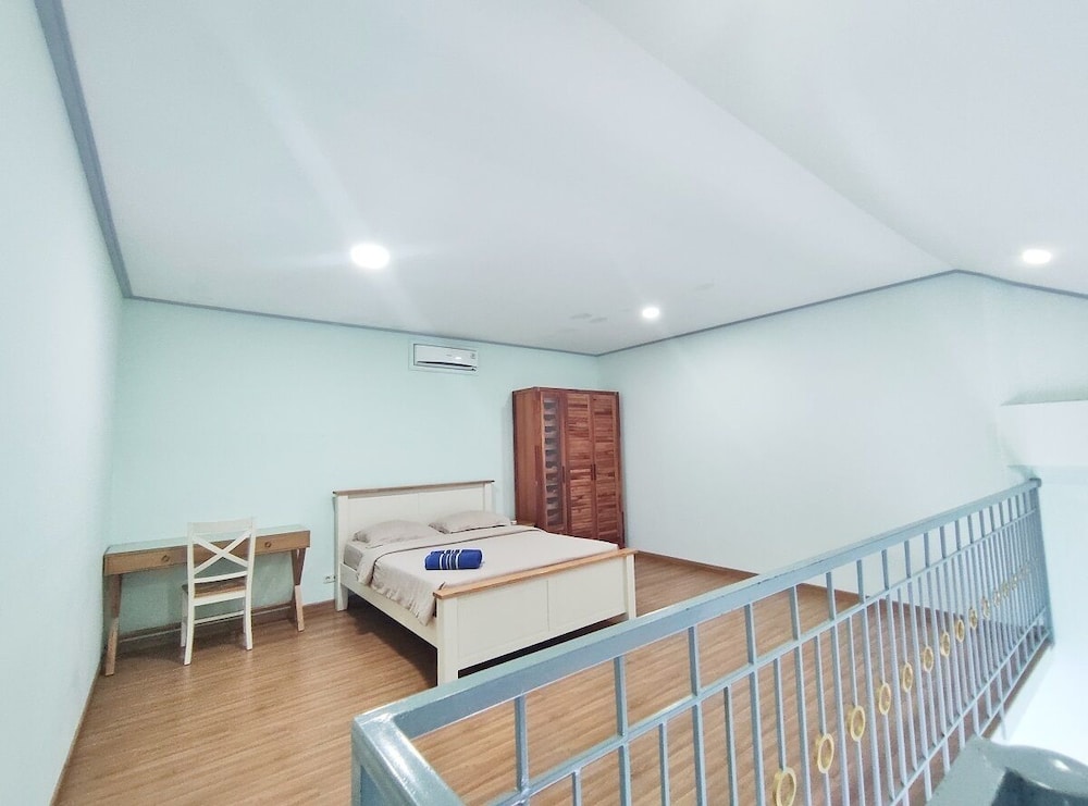 urbanest inn house tb simatupang