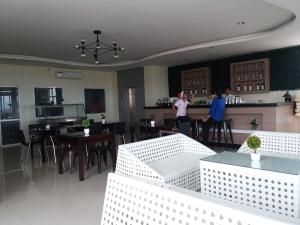 avons residence