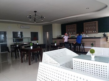 avons residence