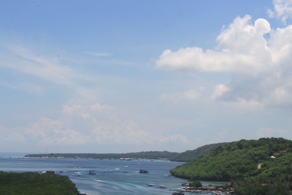 sunrise ocean huts lembongan