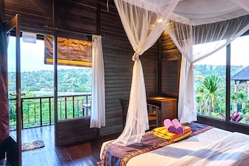 sunrise ocean huts lembongan