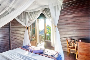 sunrise ocean huts lembongan
