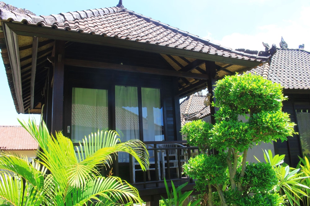 sunrise ocean huts lembongan