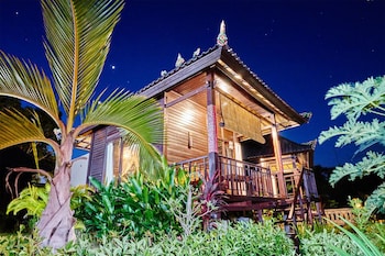 sunrise ocean huts lembongan
