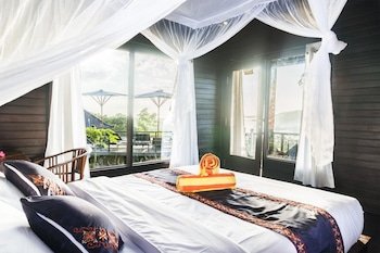 sunrise ocean huts lembongan