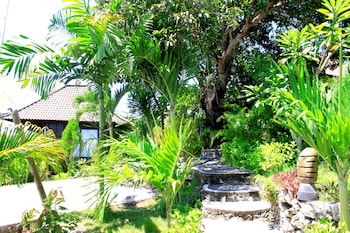 sunrise ocean huts lembongan