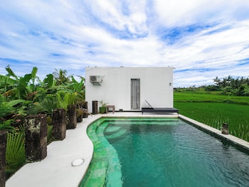 White Cubes Villas,Near Campuhan Ridge Walk,4 star