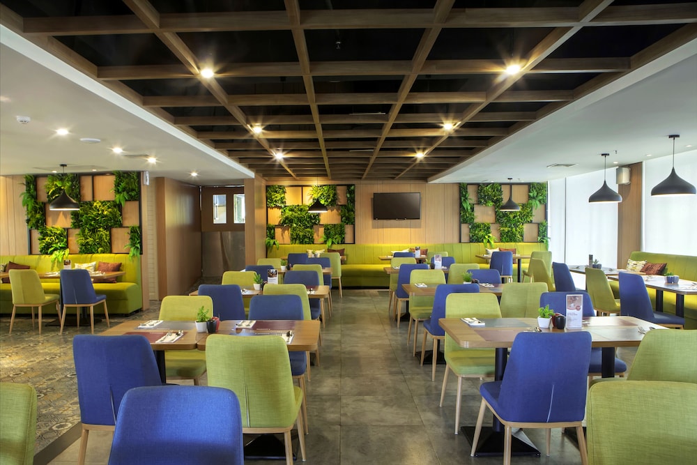 hotel dafam pacific caesar surabaya