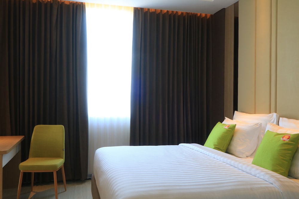 hotel dafam pacific caesar surabaya