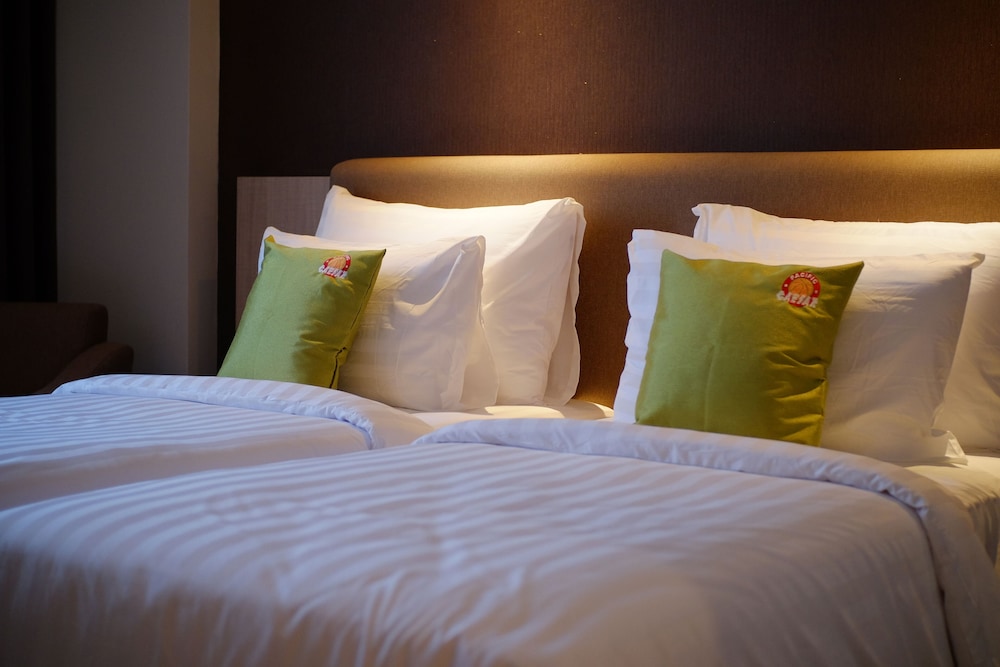 hotel dafam pacific caesar surabaya