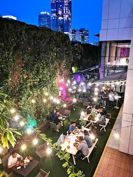 aloft jakarta wahid hasyim