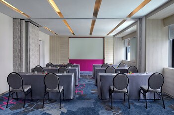 aloft jakarta wahid hasyim