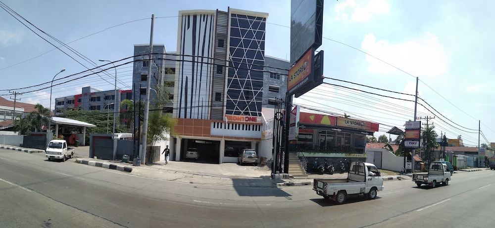 front one inn semarang