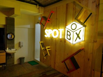 front one inn semarang