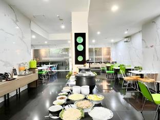 whiz hotel falatehan jakarta
