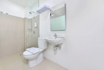 whiz hotel falatehan jakarta