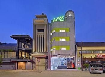 whiz hotel falatehan jakarta