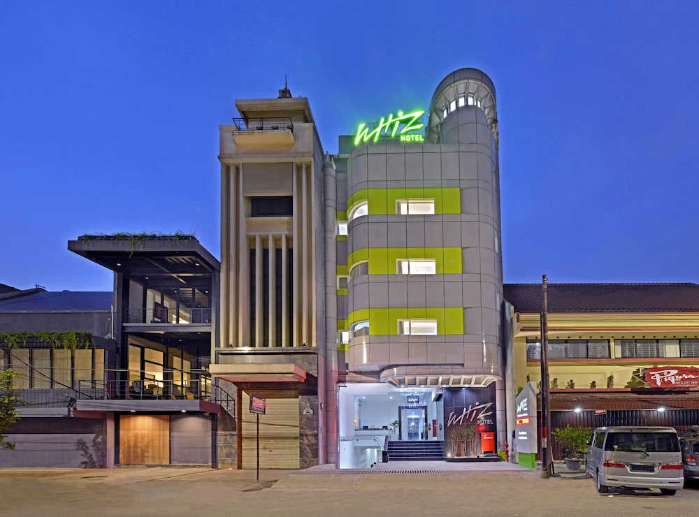 whiz hotel falatehan jakarta