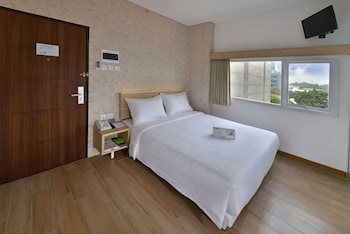 whiz hotel falatehan jakarta